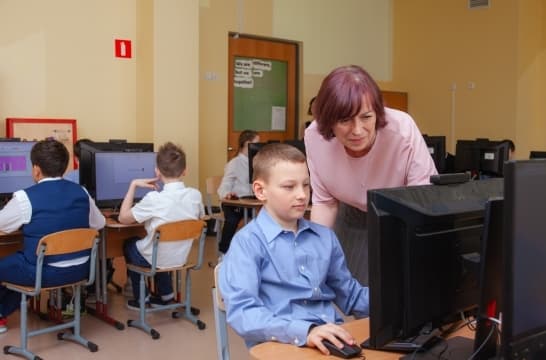 Эксперты предупредили школьников и студентов о главных опасностях в Сети