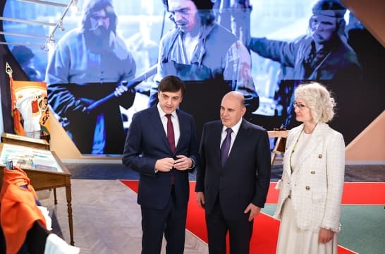 Михаил Мишустин и Сергей Кравцов посетили выставку «85 лет системе СПО: сила в мастерстве!»