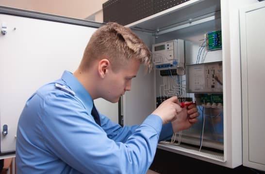 Не сдавшие ГИА девятиклассники смогут бесплатно пройти профобучение