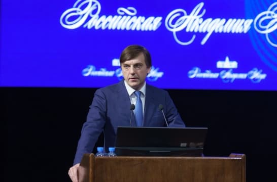 Сергей Кравцов: В 2027 году планируется подготовить учебники по математике, информатике, физике, химии и биологии