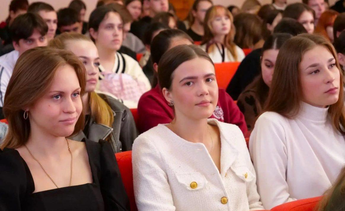 Более 330 школьников прошли профпробы в ЛГПУ в рамках проекта «Билет в будущее»