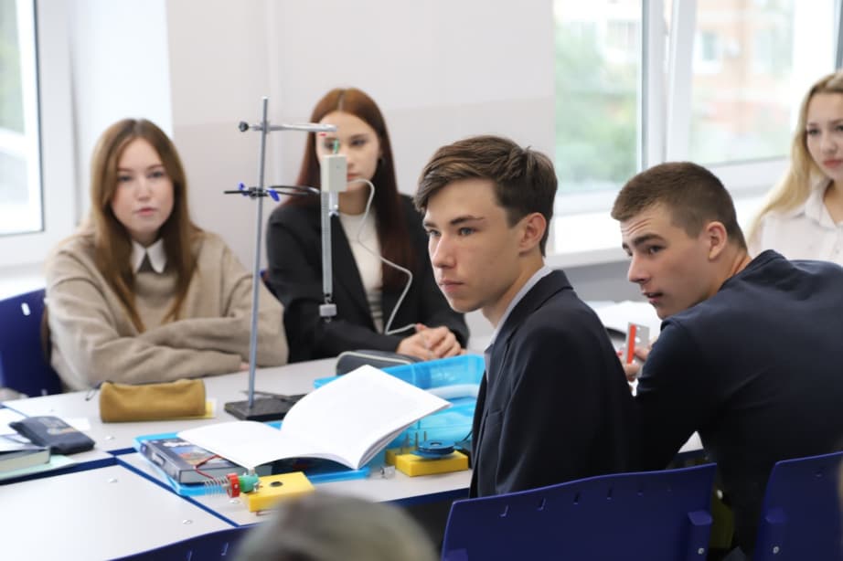 Более 7 тысяч школьников приняли участие в региональном этапе ВсОШ по физике