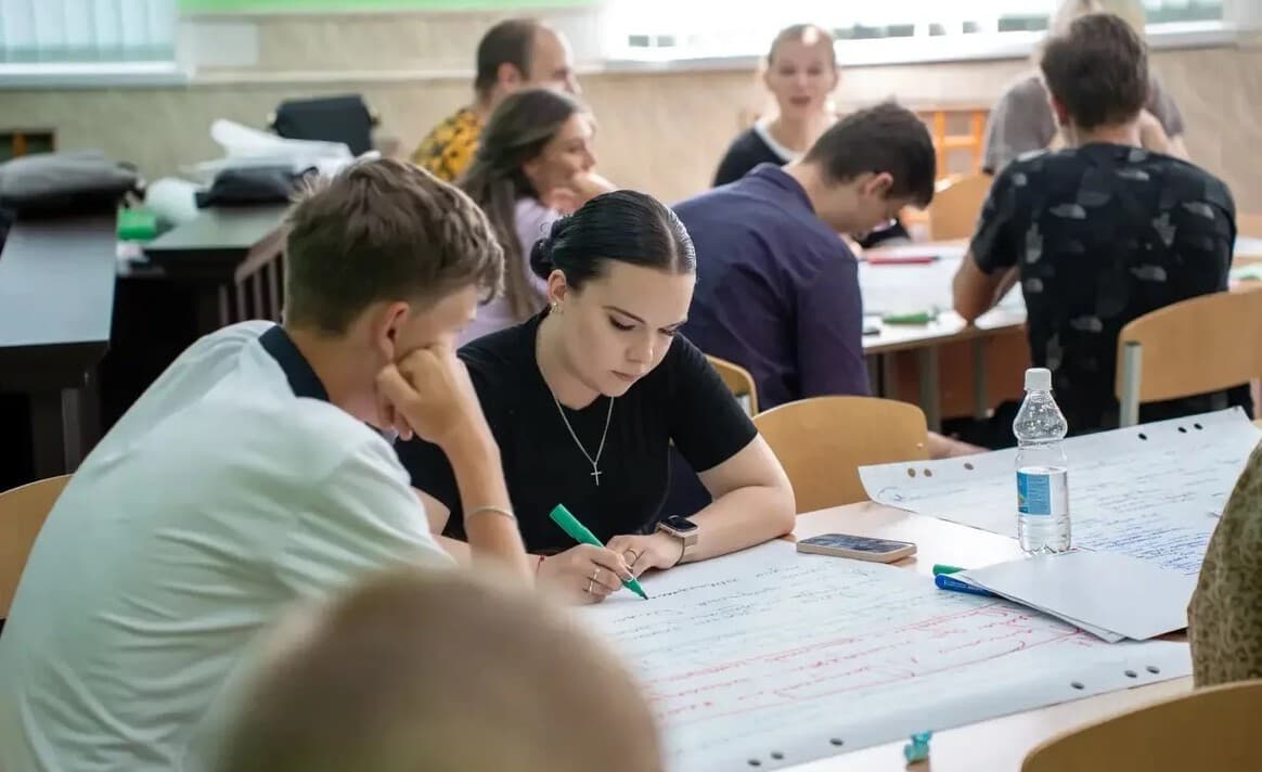 Эксперт из Запорожской области прокомментировал внедрение единых учебников по истории Донбасса и Новороссии в школах
