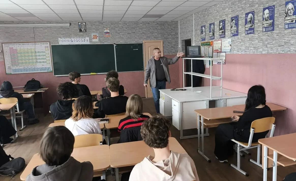 Эксперты ХГПУ назвали ценностные приоритеты молодых авторов – участников конкурса песенной поэзии