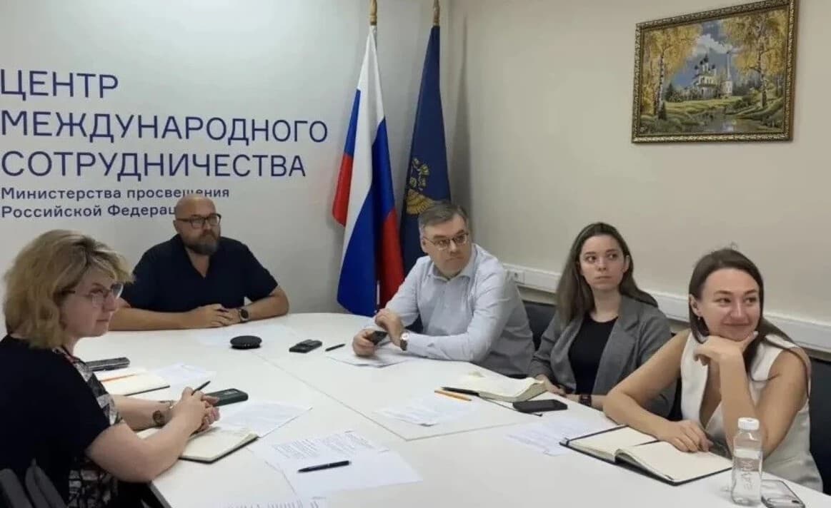 Китайских школьников научат русскому языку через искусство в рамках проекта «Точка дружбы»