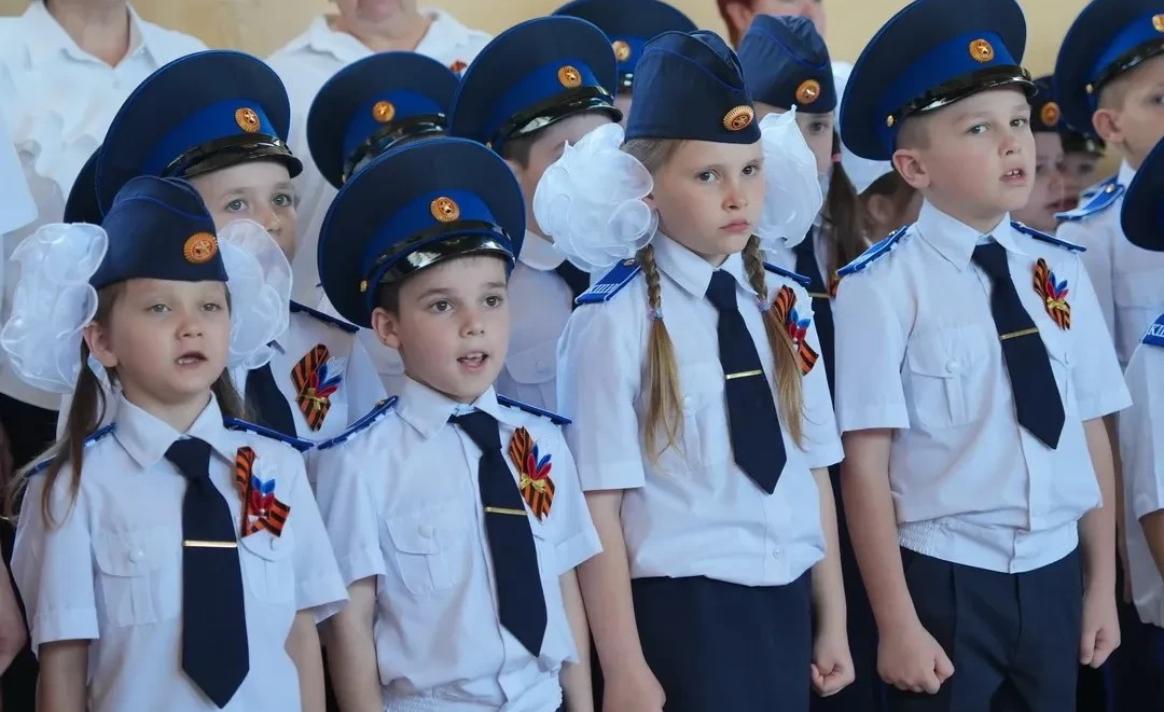 Мариупольских дошкольников познакомили с кадетскими профессиями