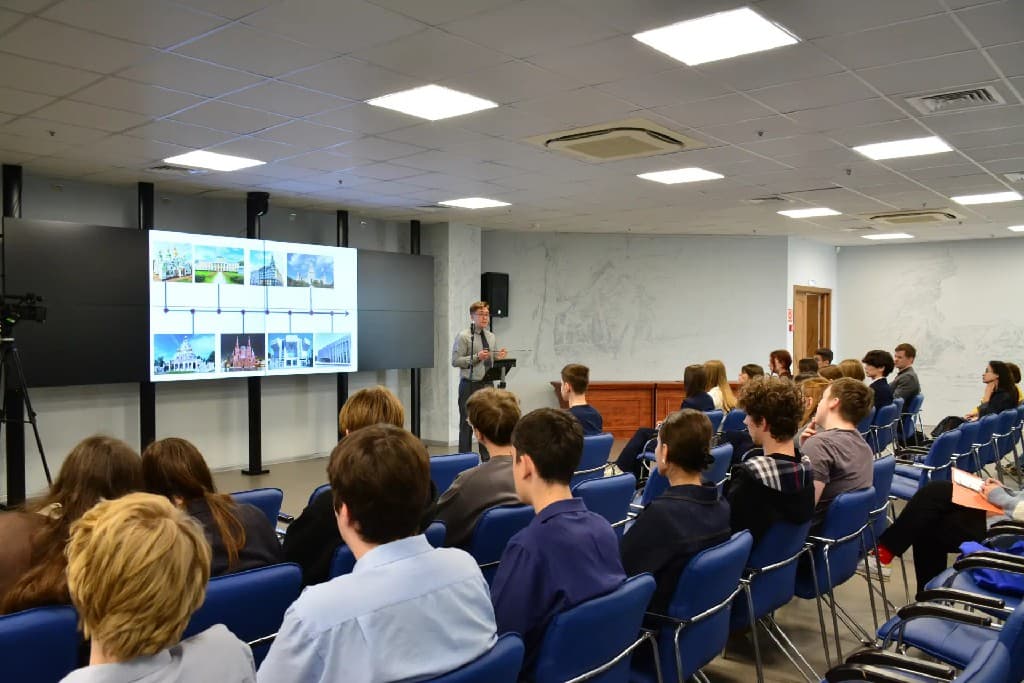 На Сахалине призёр конкурса «Педагог года – 2026» провёл интенсив по подготовке к ЕГЭ по истории