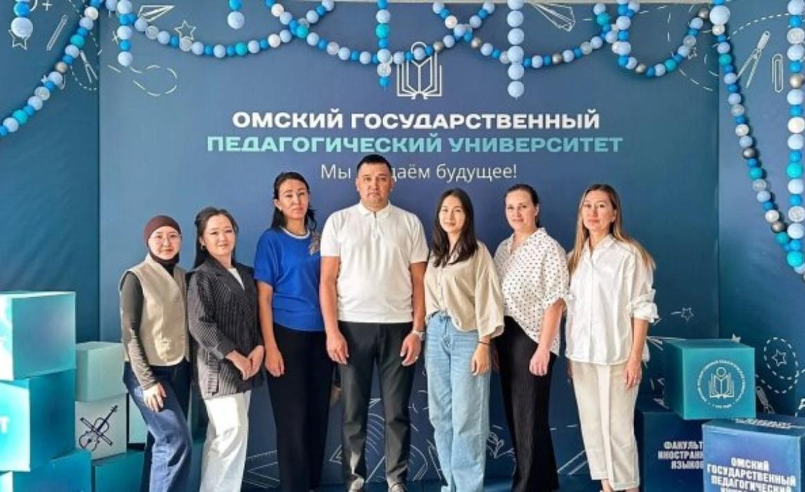ОмГПУ организовал для магистрантов из Казахстана научную стажировку