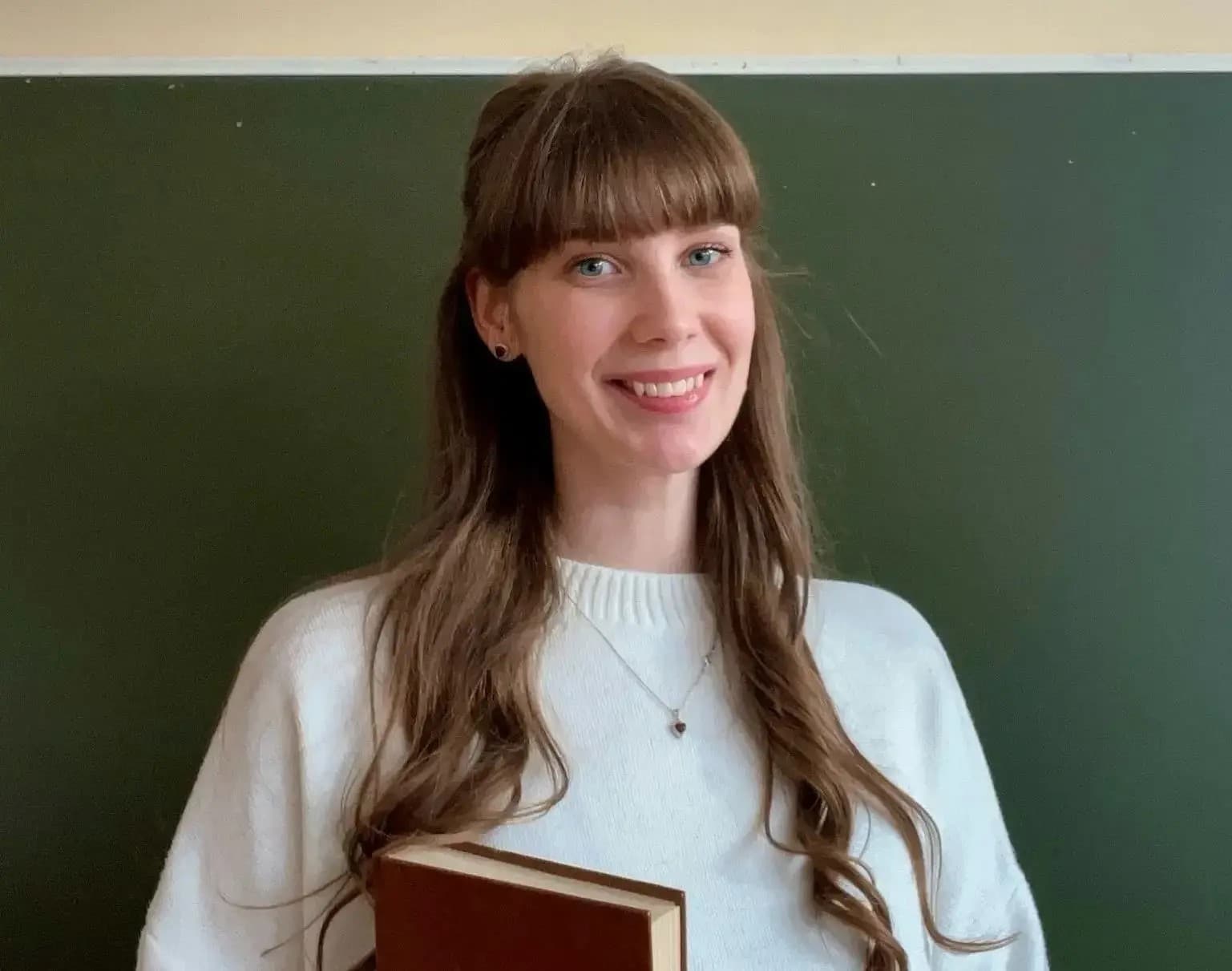 Преподаватель Боровичского педколледжа представит Новгородскую область в финале конкурса «Мастер года»