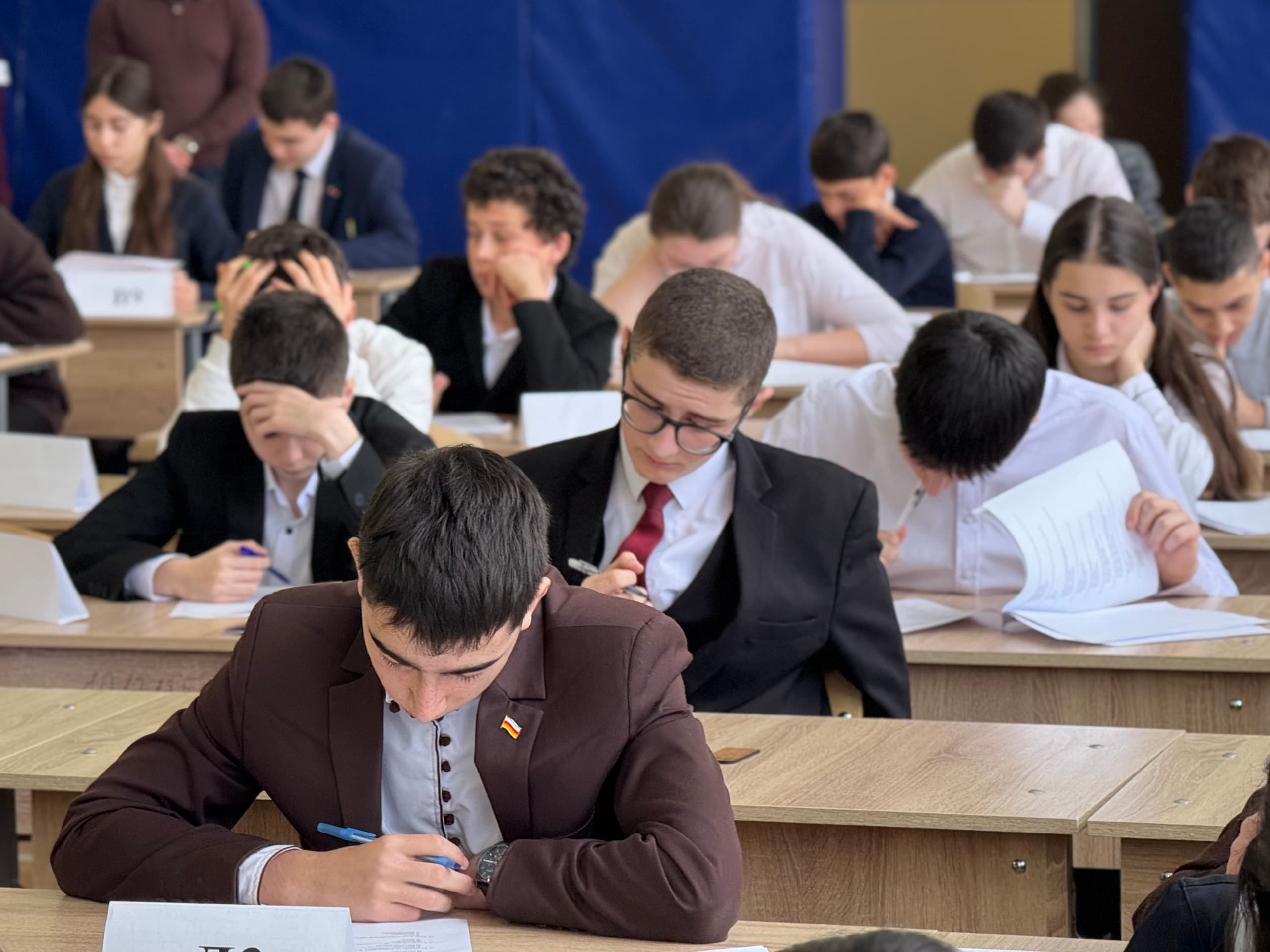 Республиканская олимпиада по истории Осетии объединила более 200 учащихся