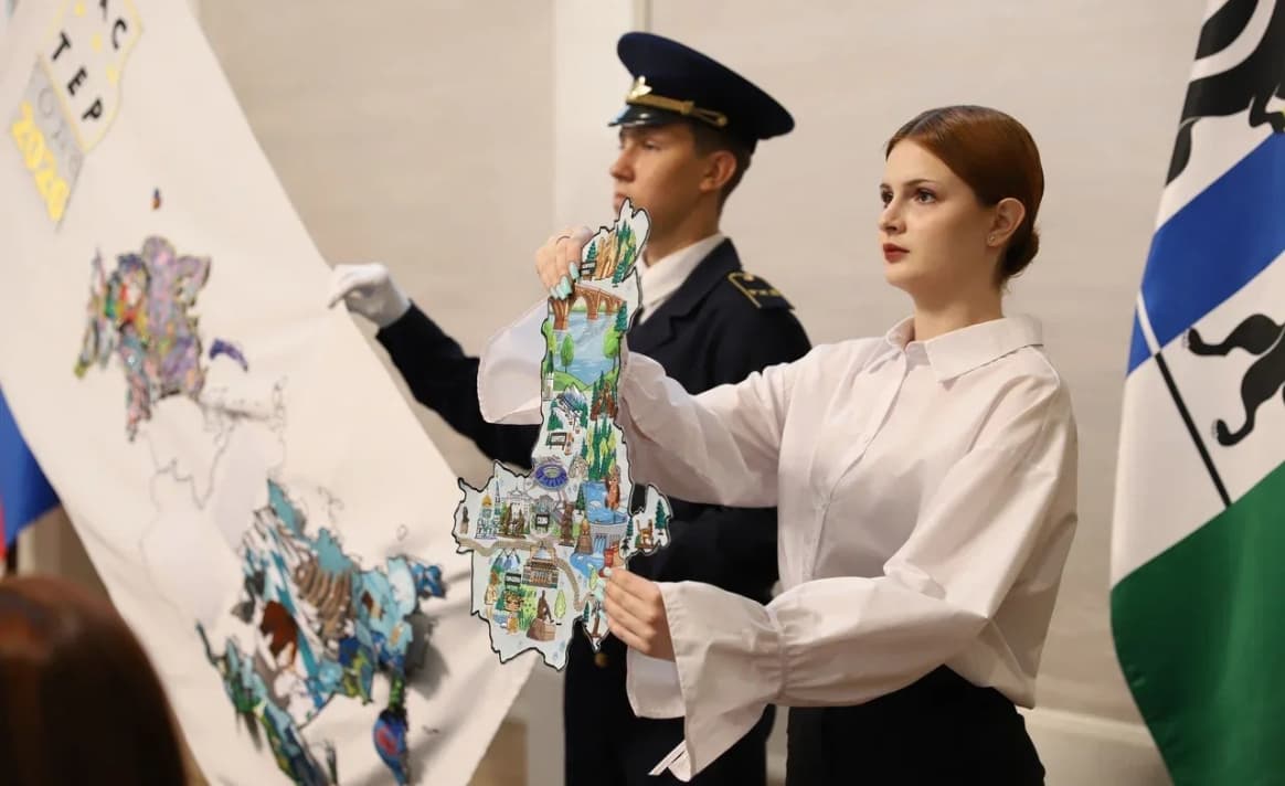 Сибирский федеральный округ принял эстафету флага конкурса «Мастер года»