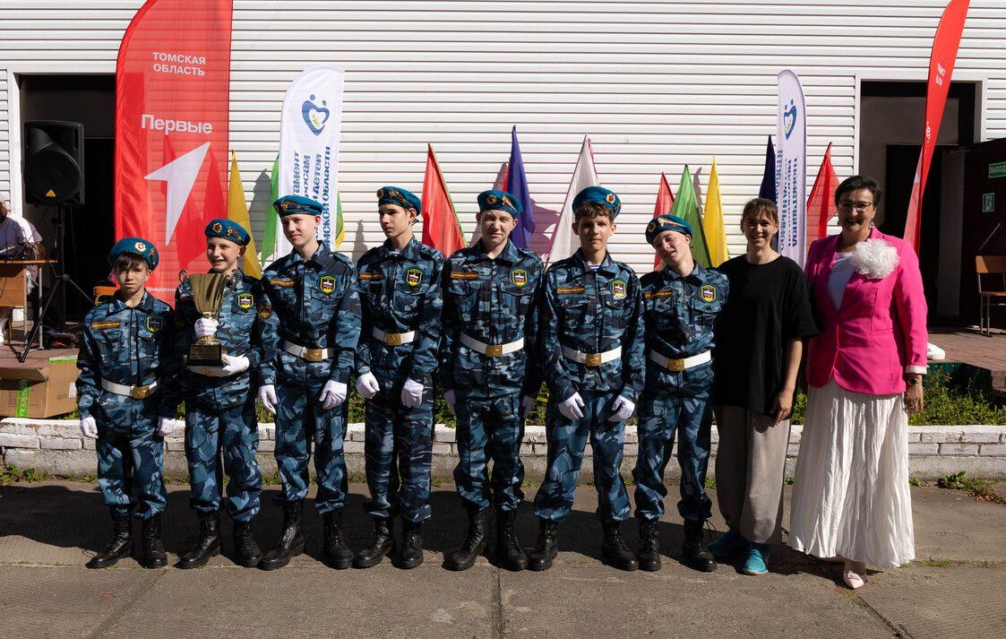 Томские школьники приняли участие в состязаниях по военизированному кроссу «Юный разведчик»
