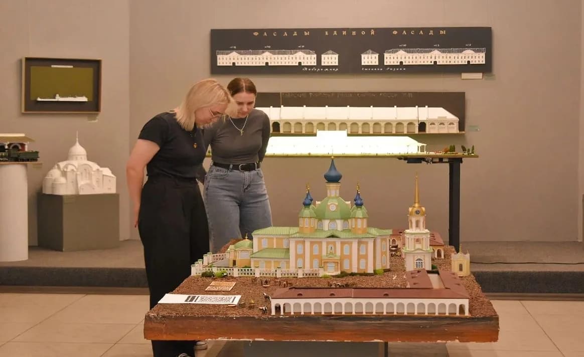 Тверские школьники создали архитектурные модели утраченных храмов региона