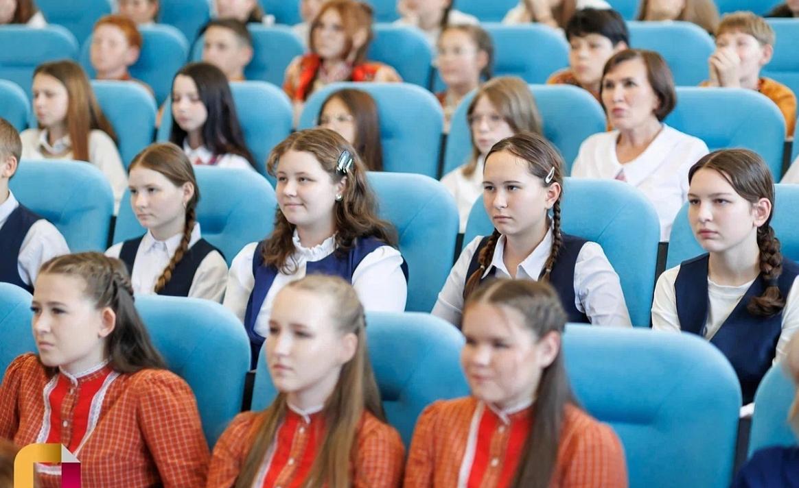 В ГИПУ 174 школьника посвятили в этнопедклассовцы