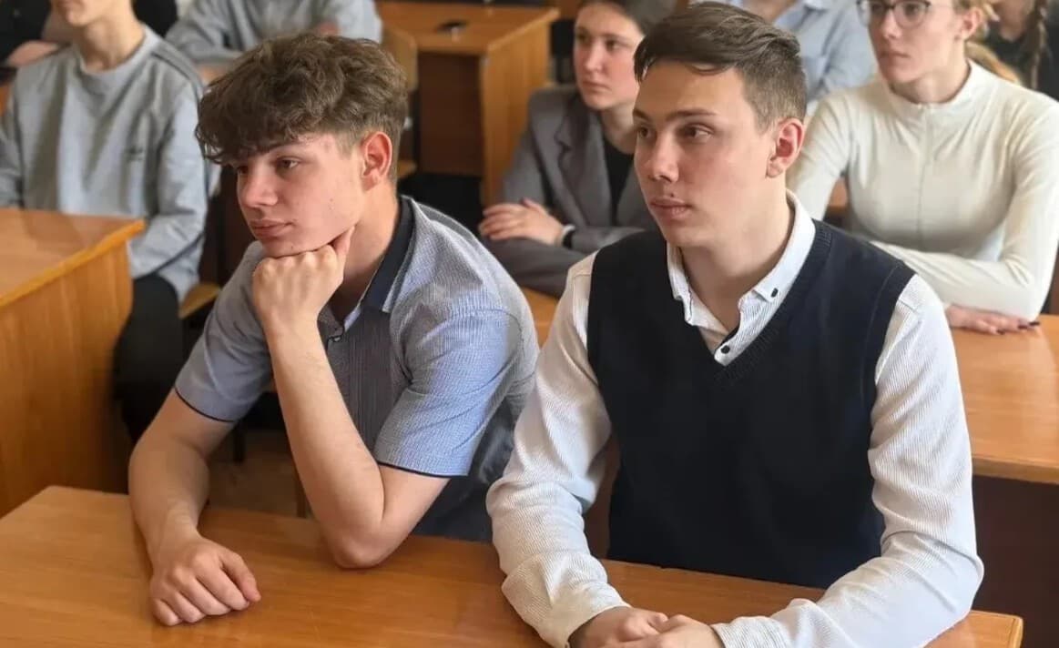 В ЛНР профориентационными мероприятиями охвачены почти 17 тысяч школьников
