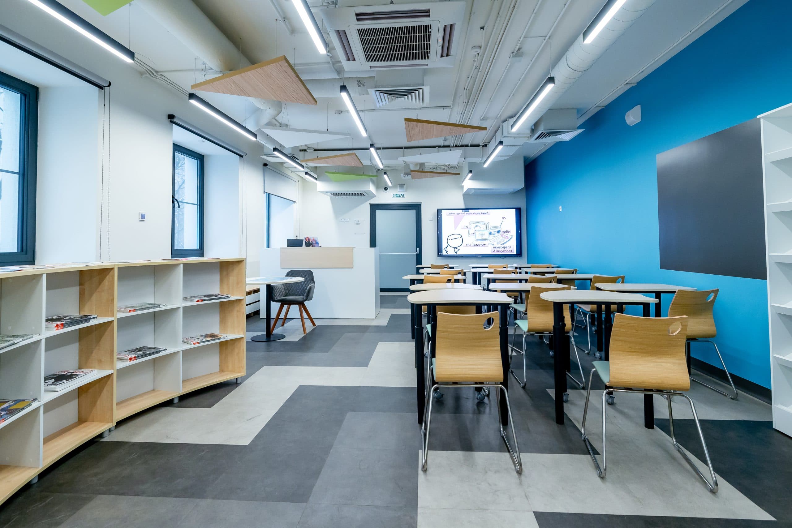 В Москве до конца 2033 года обновят около 750 школьных зданий