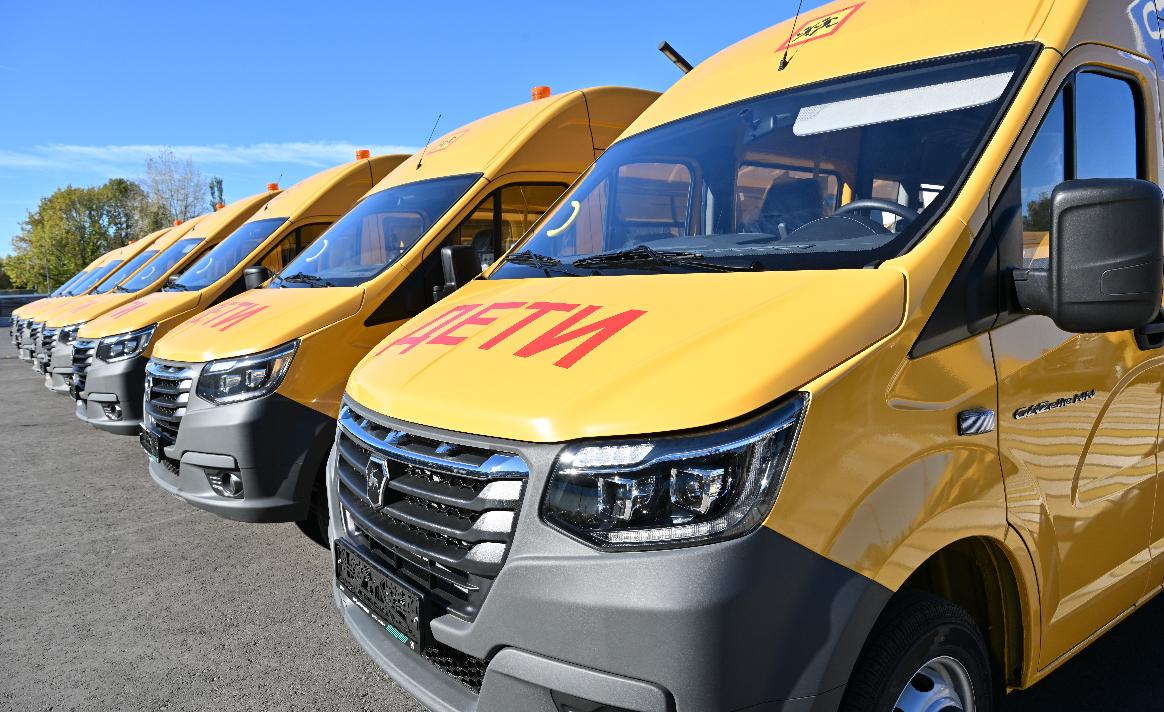 В образовательные организации Татарстана передали 59 новых школьных автобусов