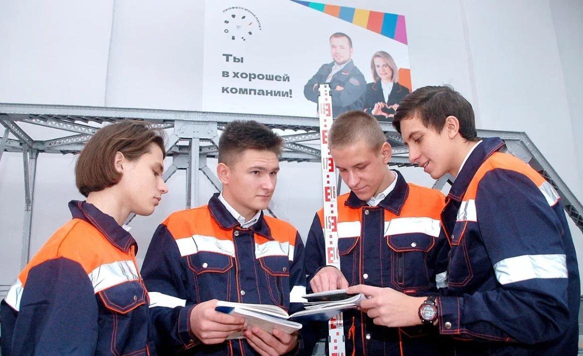 В Ростовской области почти 70% выпускников девятых классов выбрали колледжи и техникумы