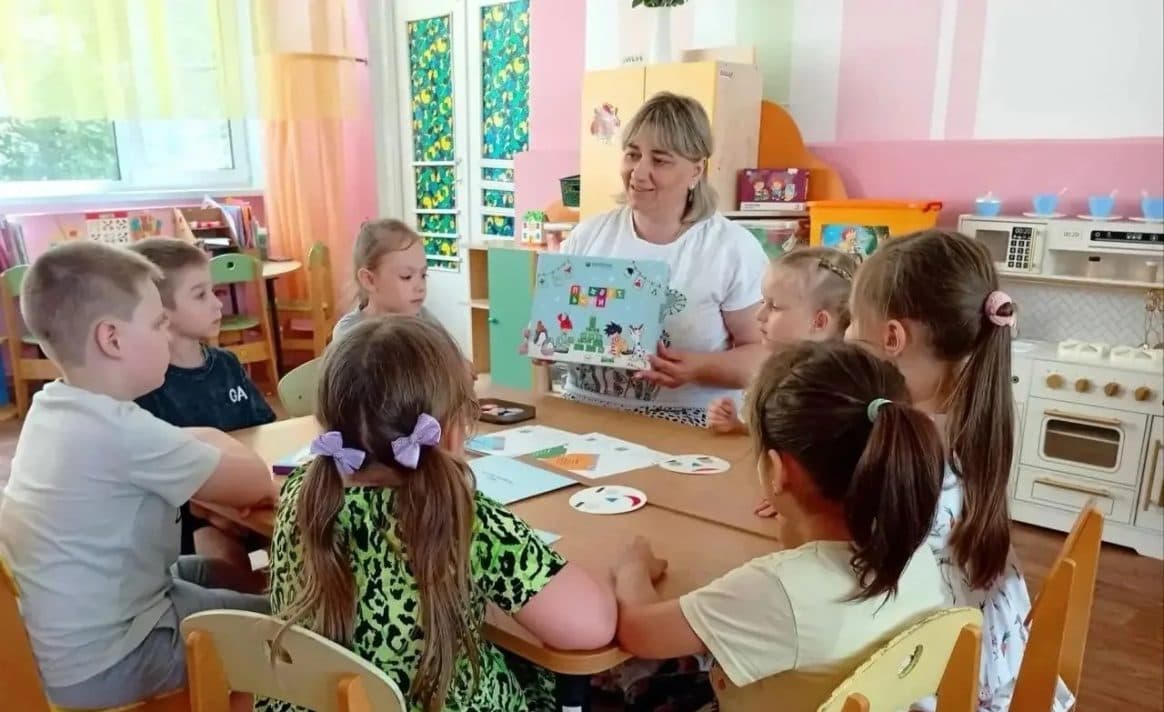 Воспитатель из Ельца поделилась с коллегами из ДНР опытом работы с дошкольниками